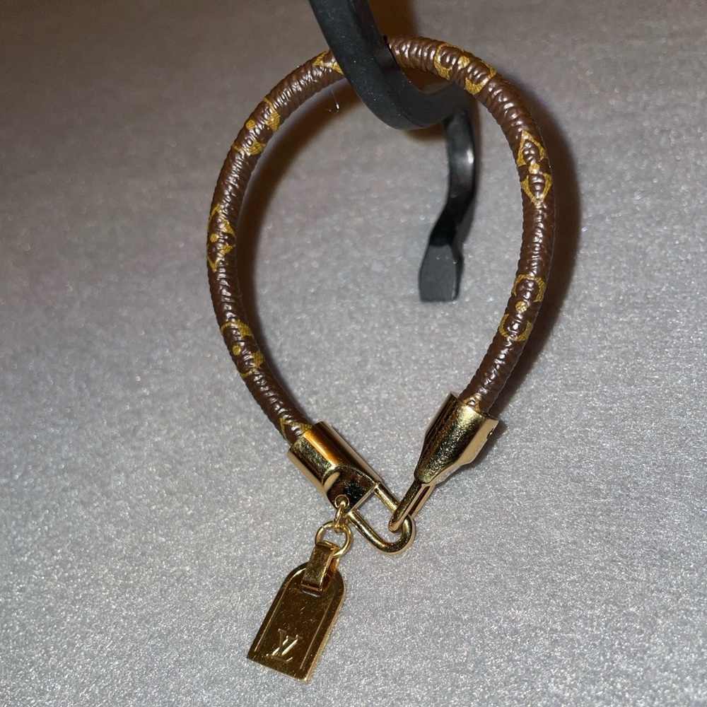 LV Monogram Bracelet Jewelry AV Show Louis Vuitton Bracelet